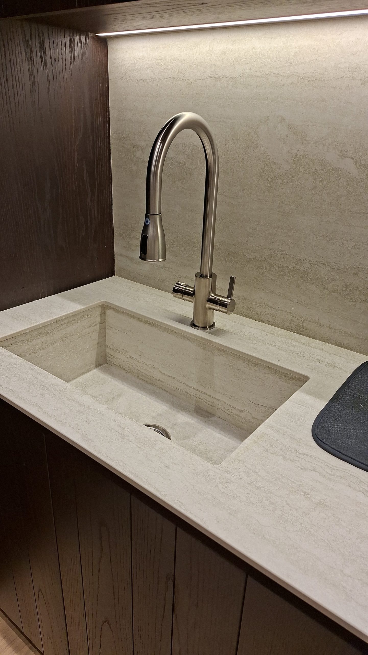 מערכת תת כיורי חם קר ברז מטבח נשלף משולב איכותיים ויוקרתיים למטבח שלך – תמונה 3